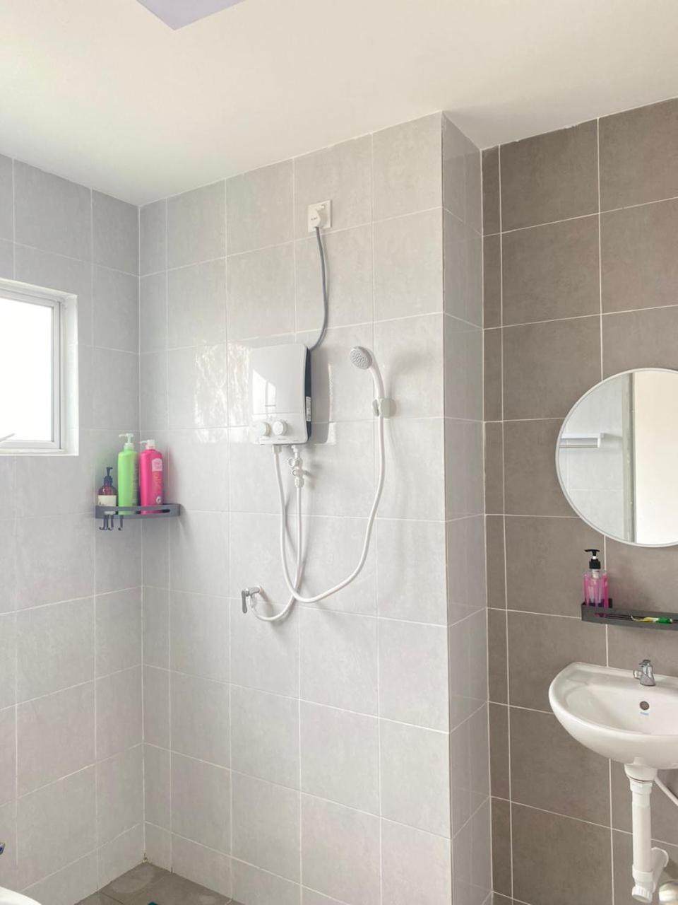 休闲民宿 Leisure Homestay @The Venus Sitiawan Kampong Lumut Kiri Dış mekan fotoğraf